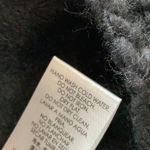 Spyder BRRR BERRY HAT Black - Picture 10 of 11